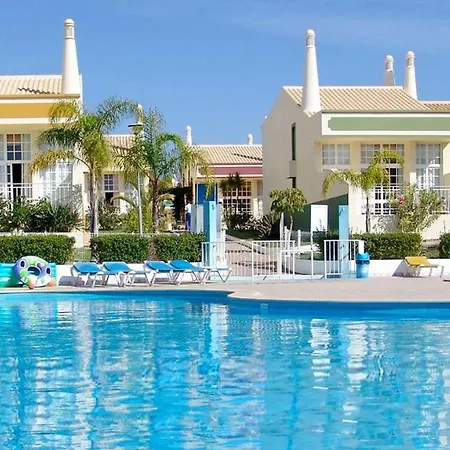 בית נופש Ponta Grande 21 *